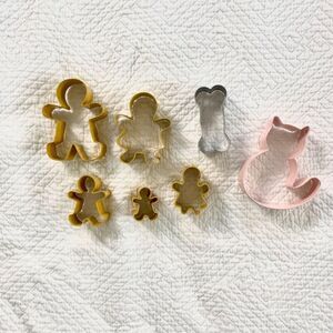Random Lot of Cookie Cutters Cat Bone Gingerman